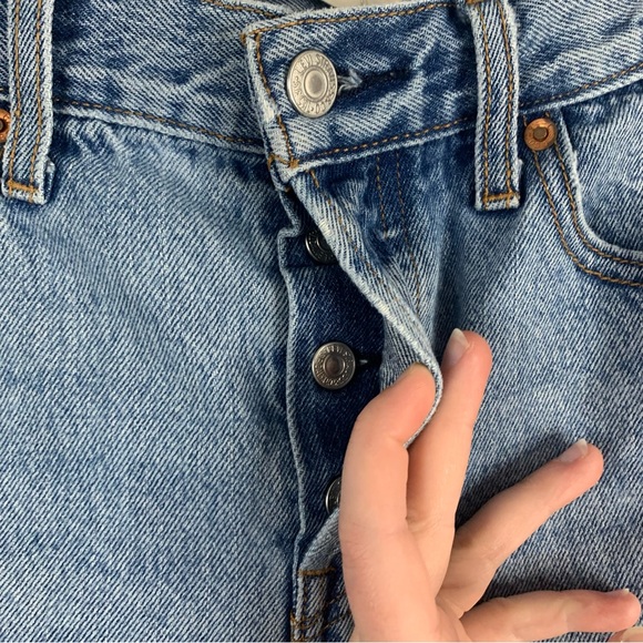 Levi's Premium Womens Wedgie Tapered Ankle Jeans VTG Style Light Wash Rigid 28 - Picture 6 of 13